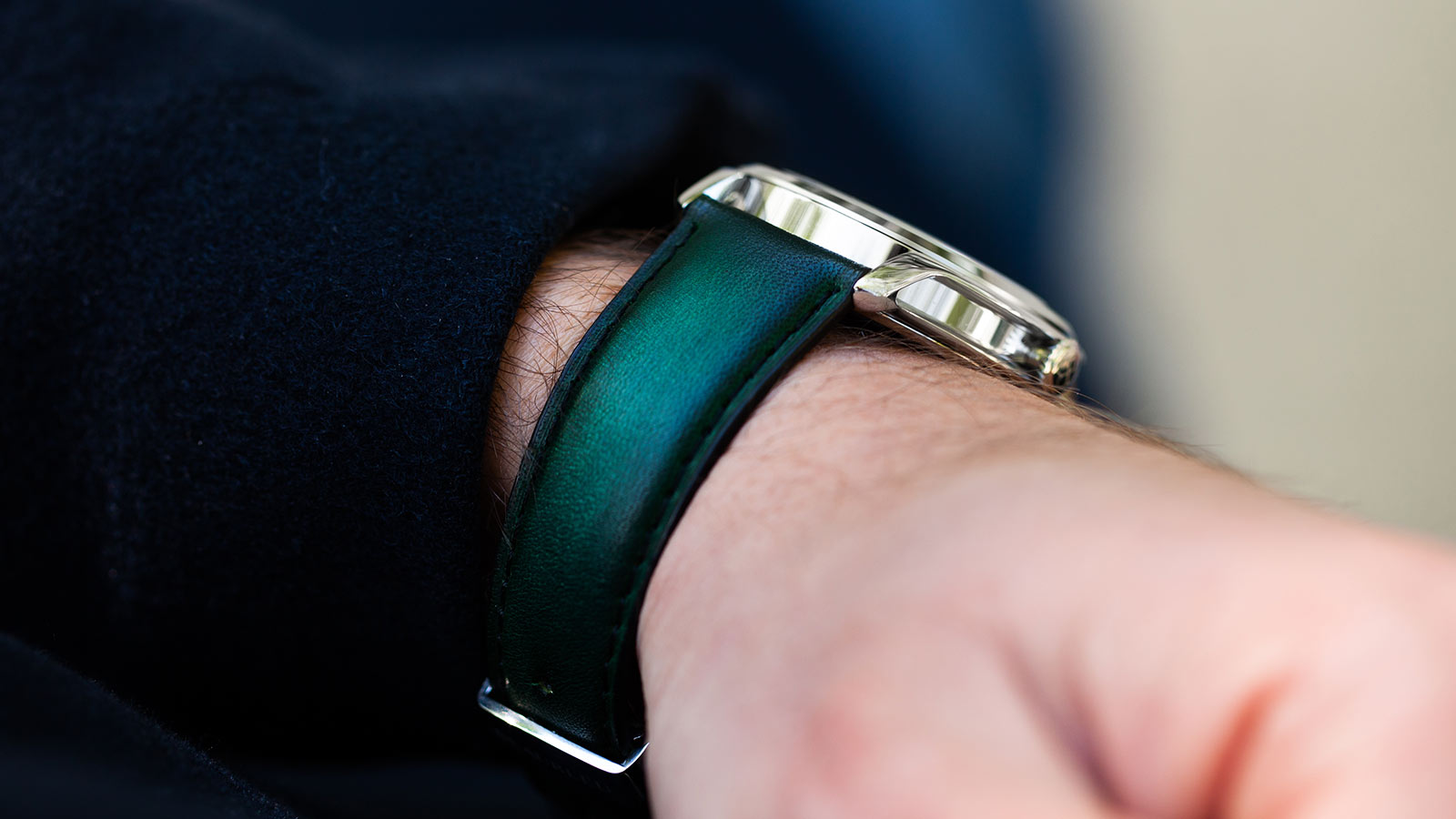 prendre soin de son bracelet en cuir pour montre automatique aux aiguilles rondes Beaubleu Paris
