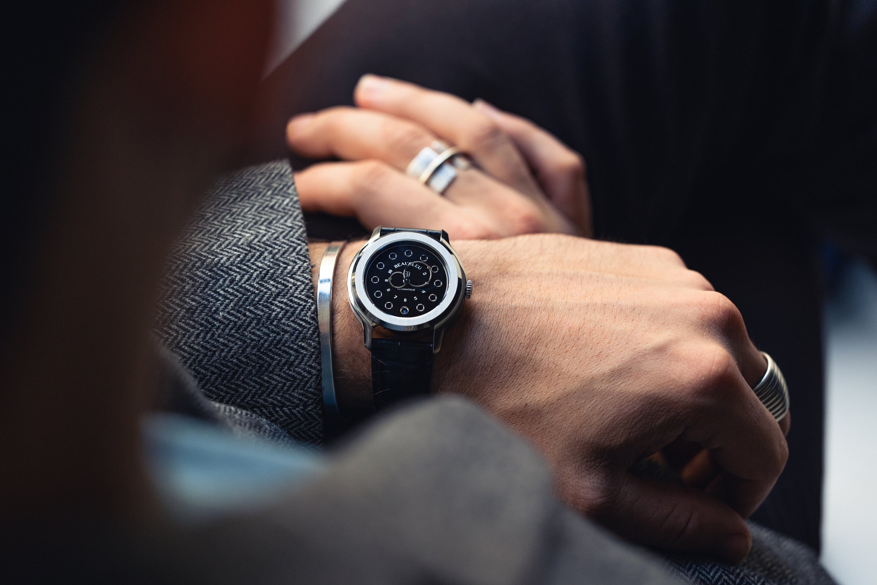 montre poignet homme cadran noir