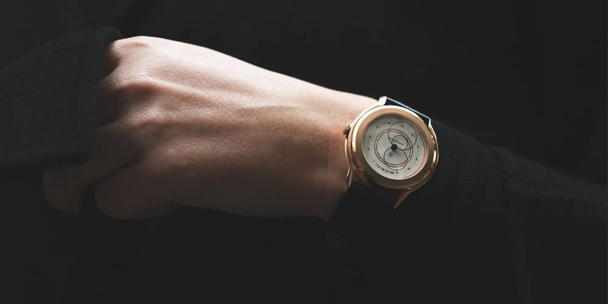 Montre Beaubleu Olympe avec Bracelet cuir noir sur poignet homme