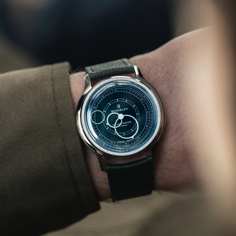 Montre Seconde Française vert poignet homme